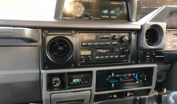 1991 Toyota Land Cruiser – HZJ77 full